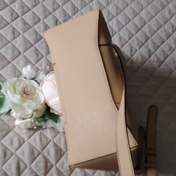 Calvin Klein Purse - Picture 4 of 16